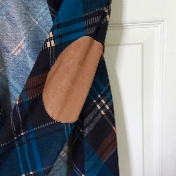 Blue plaid sweater - Picture 2 of 3